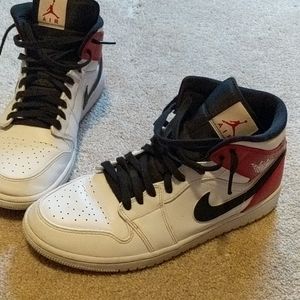 Jordan mens AJ 1 mid